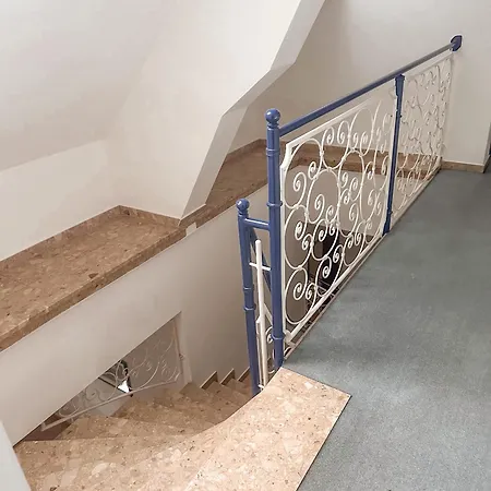 & Buschenschank Windisch بيت ريفي *